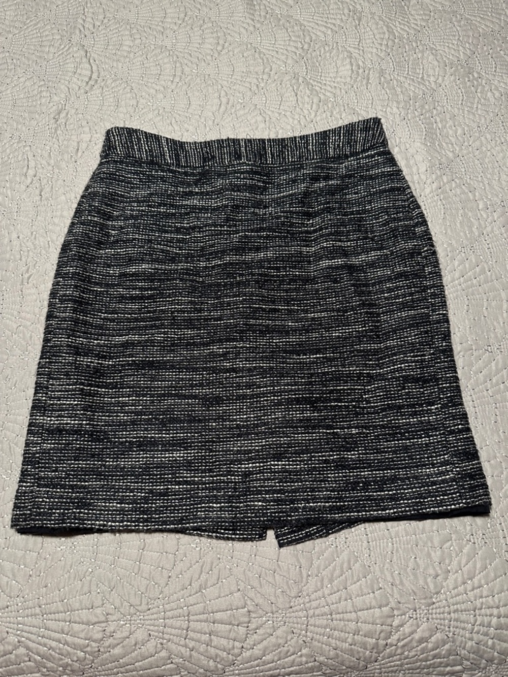 Banana Republic Black and Silver Tweed Mini Skirt, EUC, Size 4